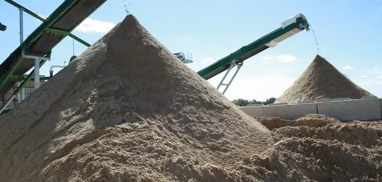 Frac Sand Processing - Photo Courtesy of https://www.flickr.com/people/cdeimages/