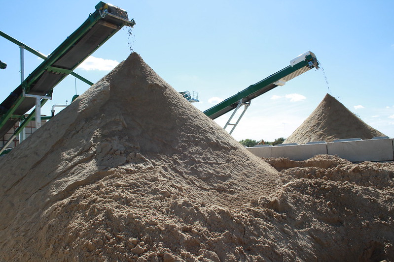 Frac Sand Processing - Photo Courtesy of https://www.flickr.com/people/cdeimages/